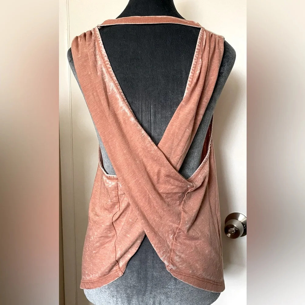 NWT Lulus Got the Power Cross Back Muscle Tank Pink Size Medium